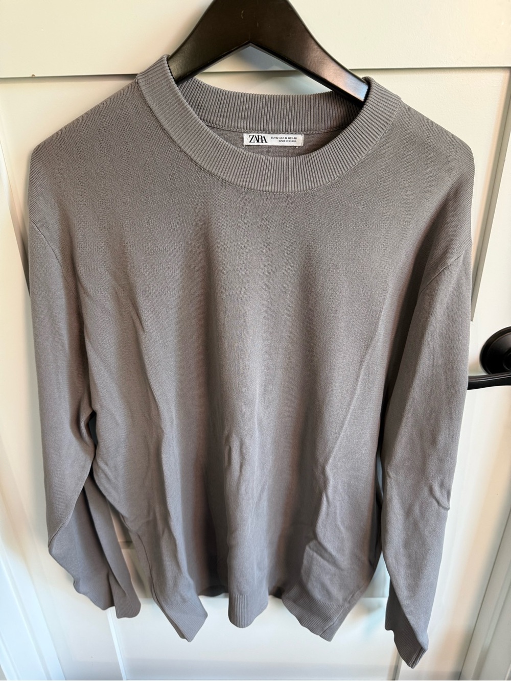ZARA Women’s Light Gray Crewneck Sweater